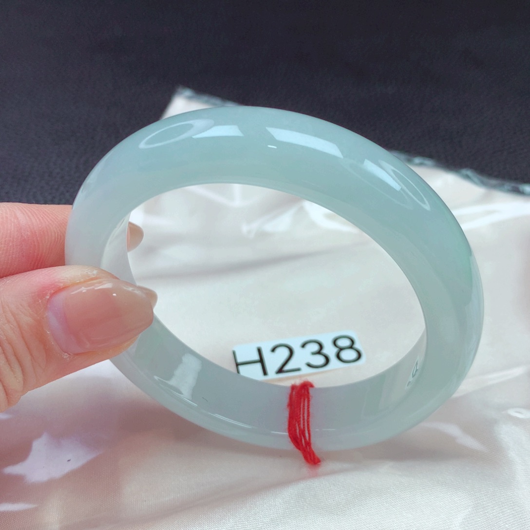 翡翠手镯未镶嵌手镯88