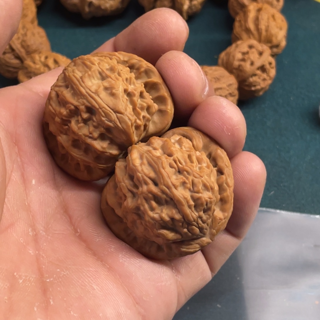 像***️文玩核桃吊坠白狮子