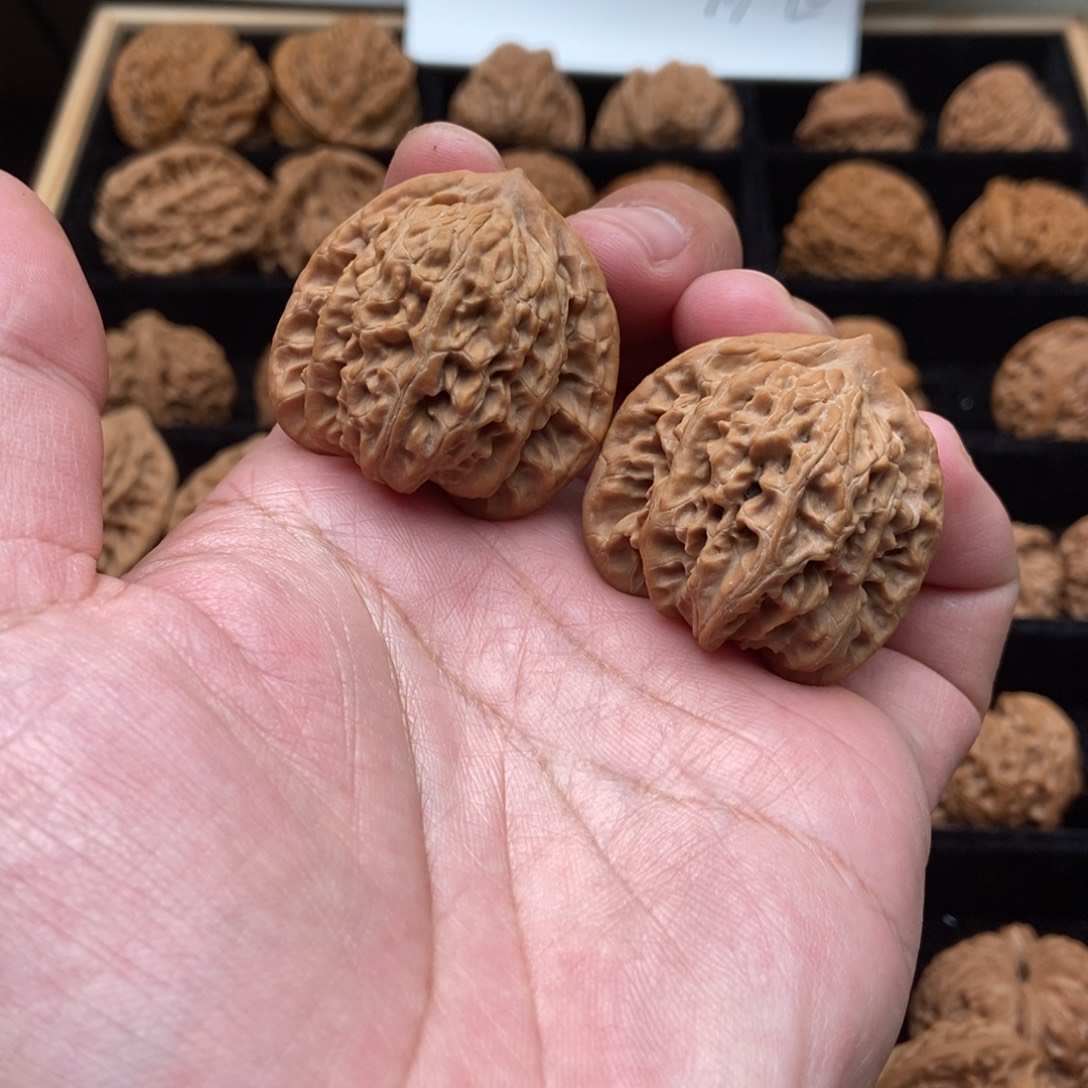 吊坠文玩核桃霞云岭