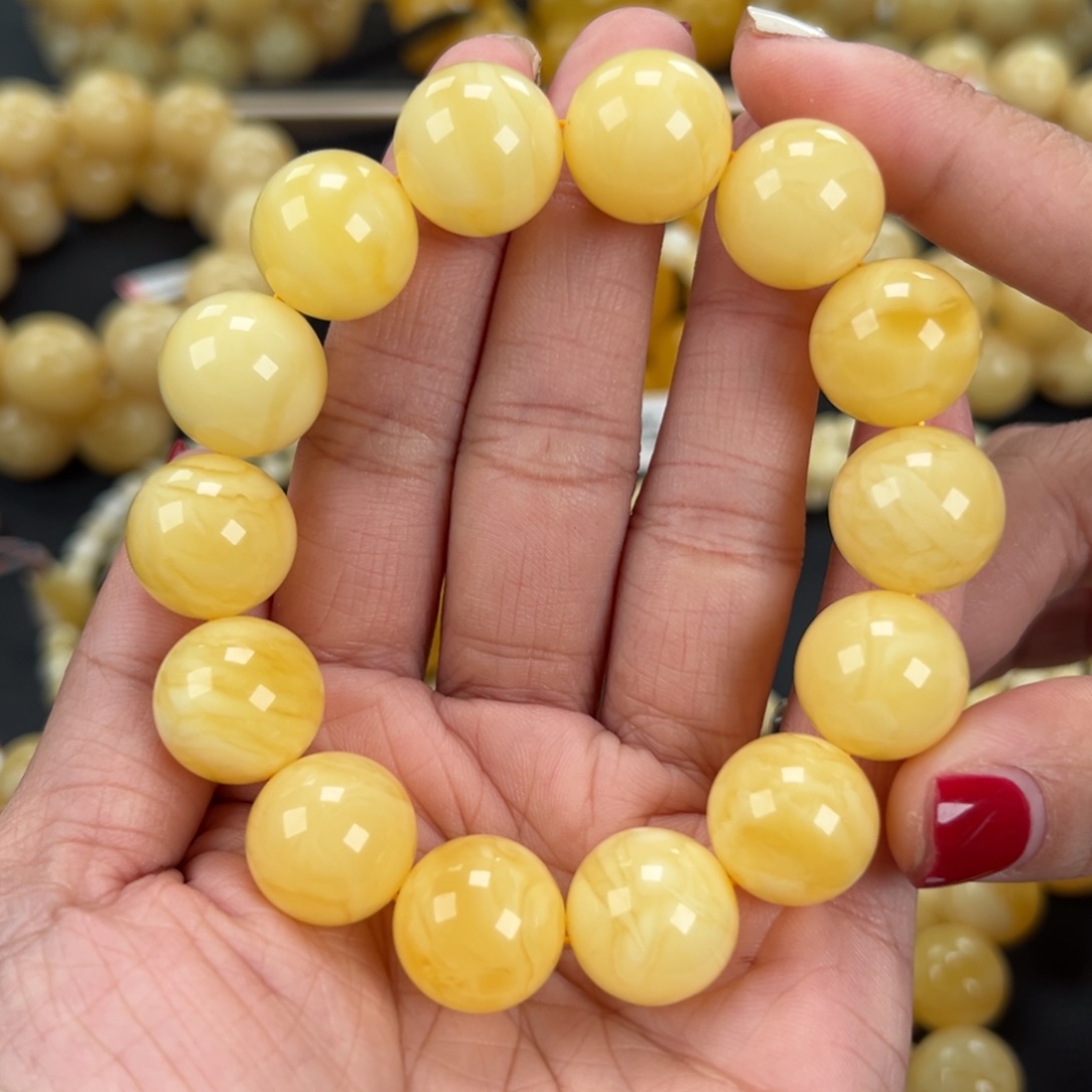 琥珀未镶嵌手链30.6克