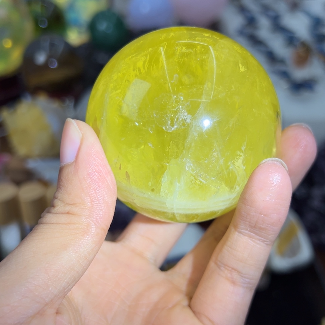 石材瑕疵黄水晶球