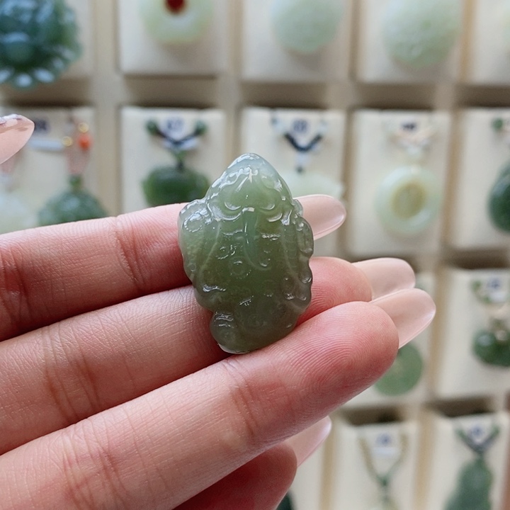 用***3和田玉未镶嵌颈饰