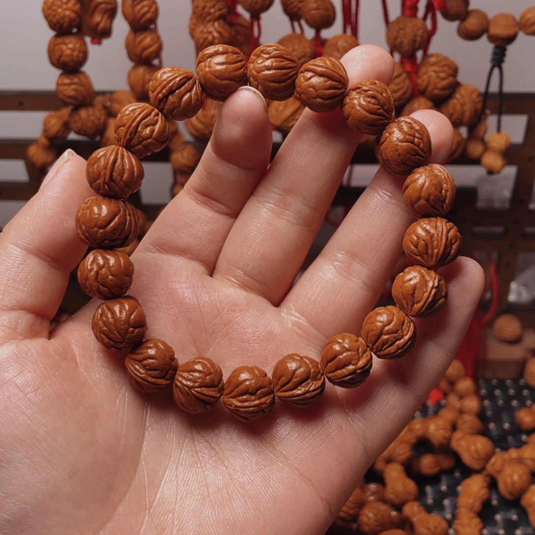 木质类龙纹桃枭手串