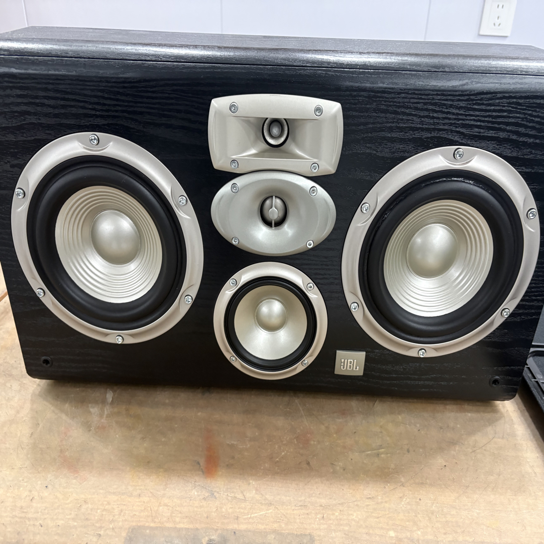 8新 JBL 二手JBL LC2中置音响，运费自理，不支持无理由退换货