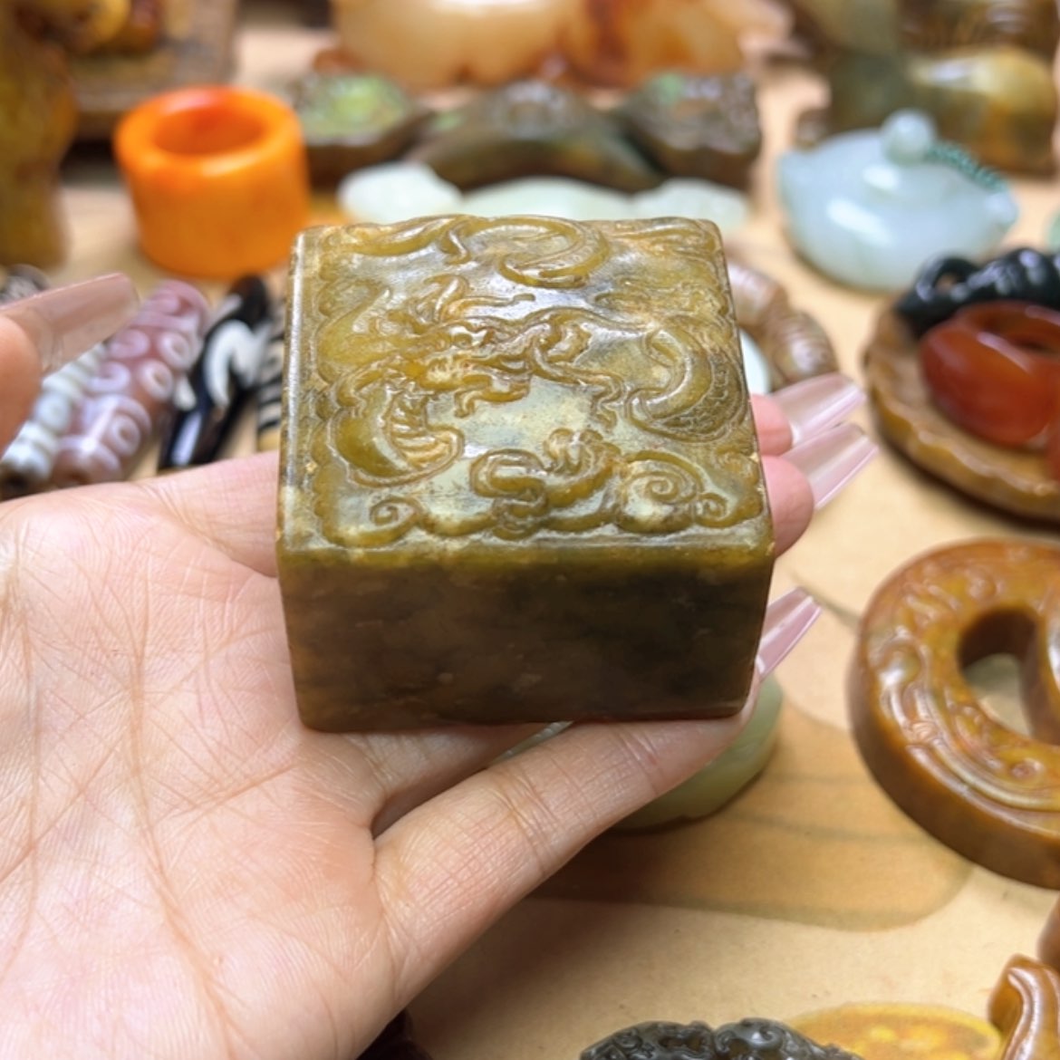 【闪购商品】蛇纹石玉颈饰未镶嵌