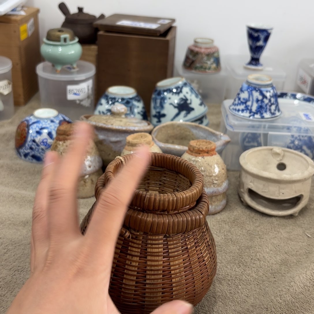 瓷片非常好看的花瓶 