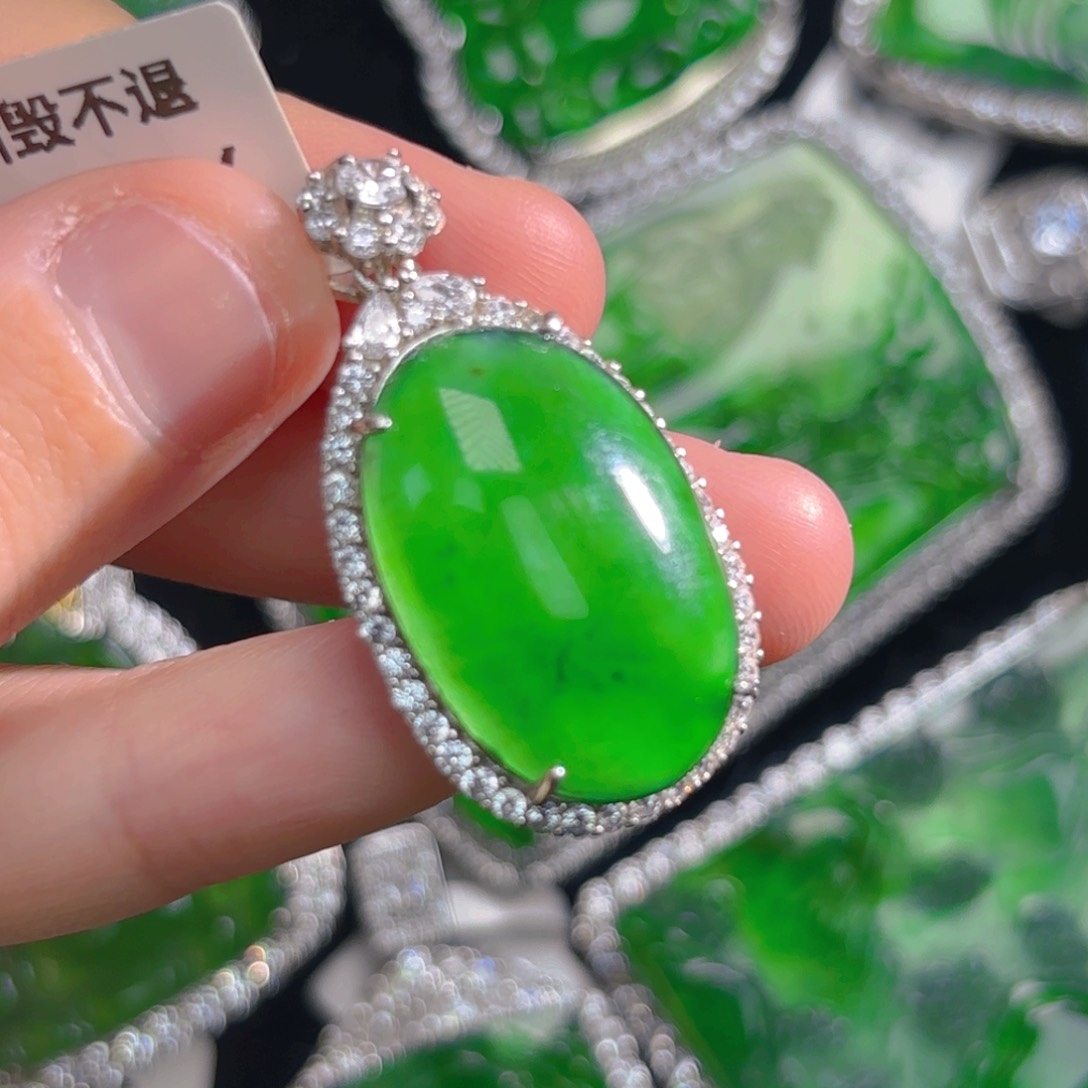 翡翠颈饰银S925镶嵌蛋面