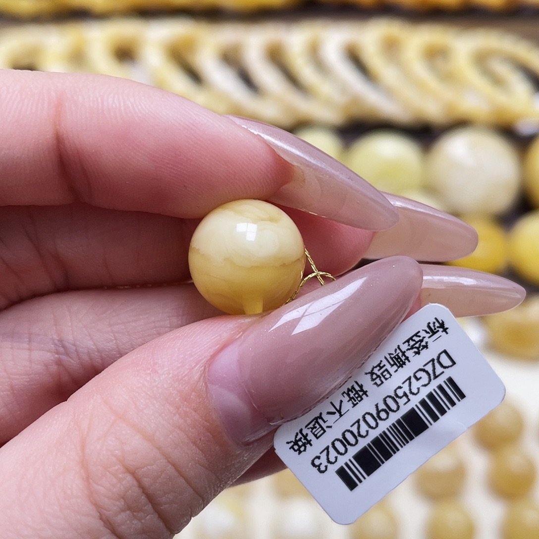 琥珀未镶嵌裸石12.8mm圆珠瑕