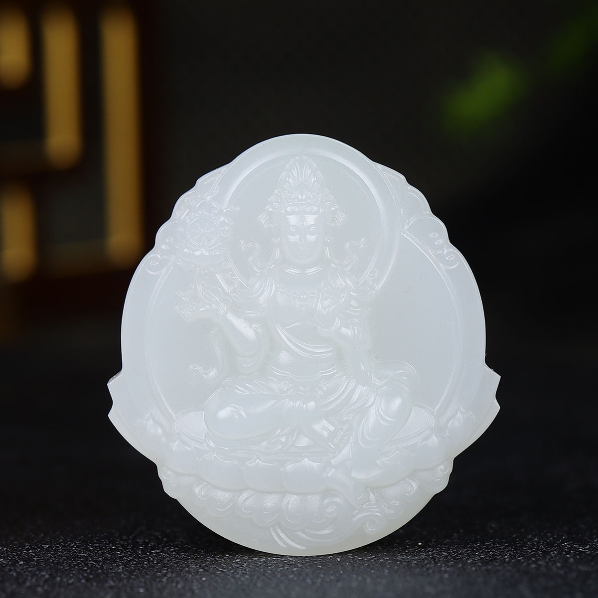 1222118和田玉白玉观音挂件