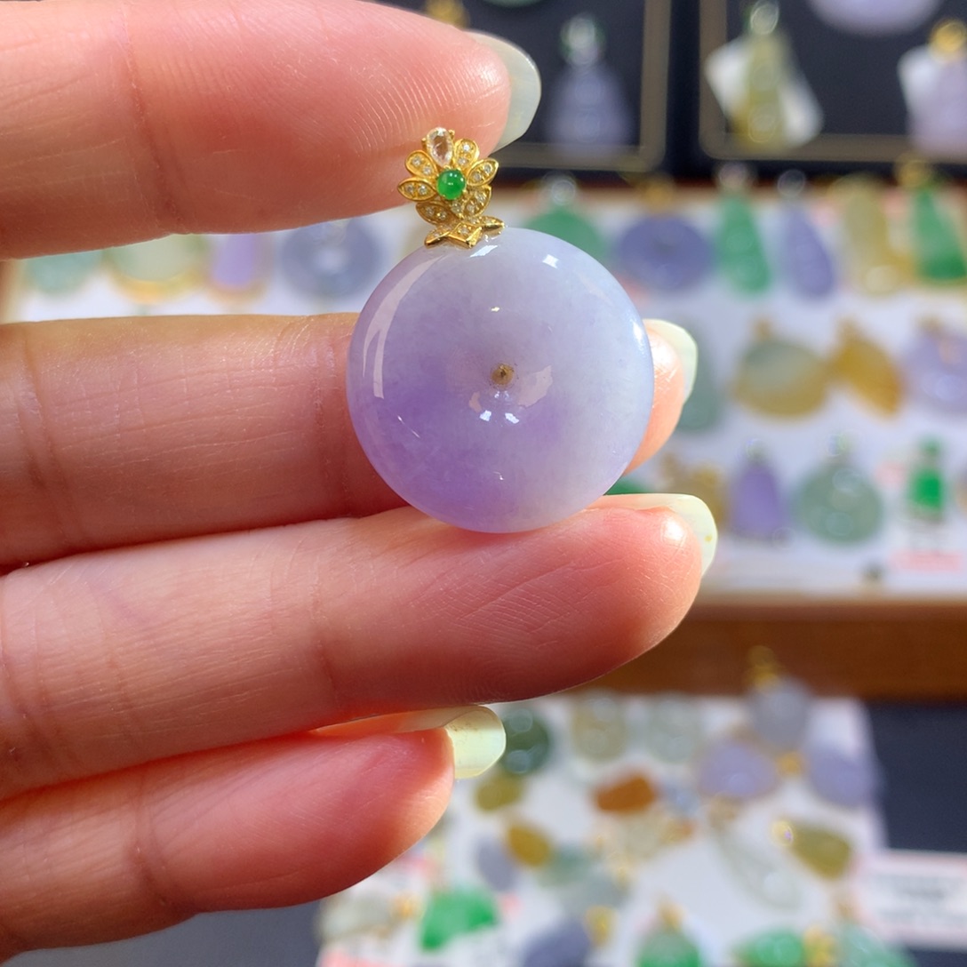 翡翠18K金镶嵌颈饰