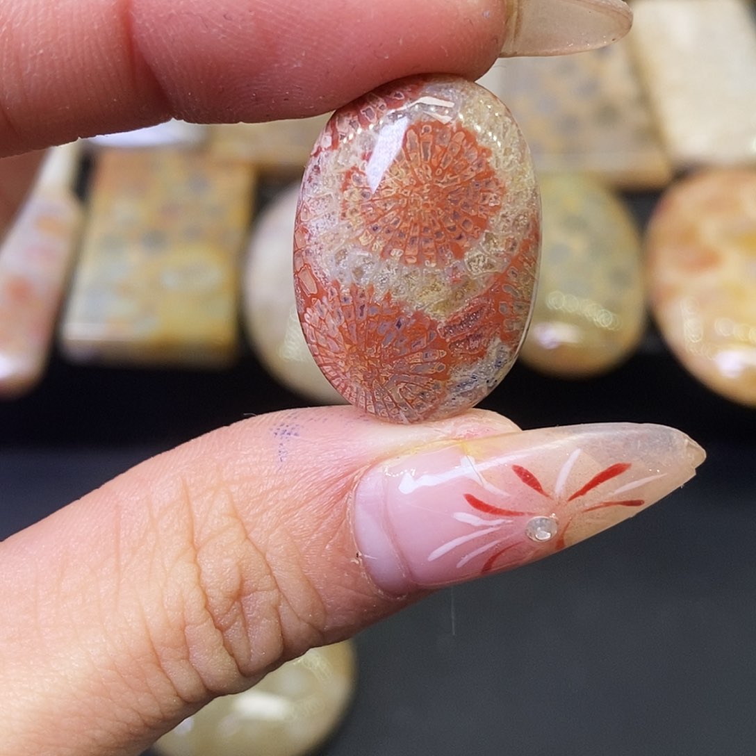 硅化玉颈饰合金是**