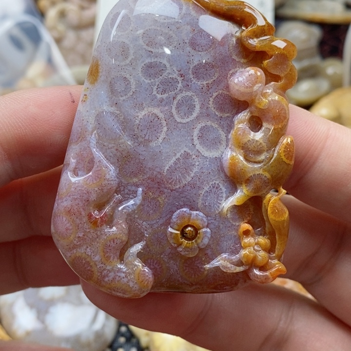 硅化珊瑚（珊瑚玉）颈饰未镶嵌