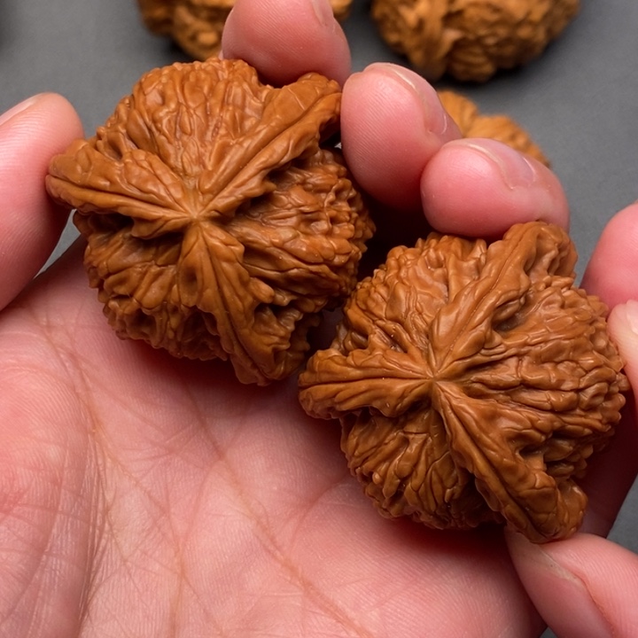 吊坠文玩核桃千****?