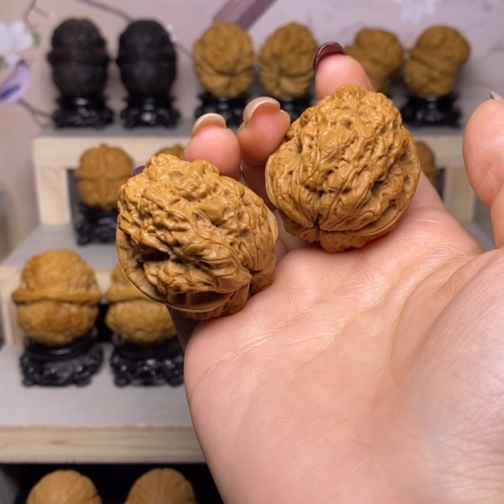 文玩核桃把件13Y—九龙疙瘩包38尺37克