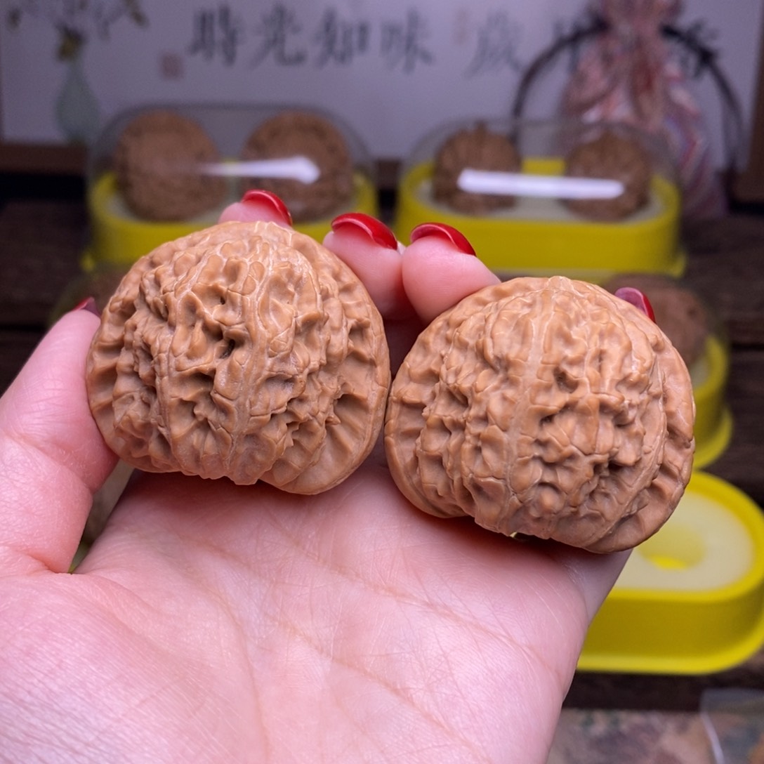 文玩核桃把件全品43尺三角白狮子头