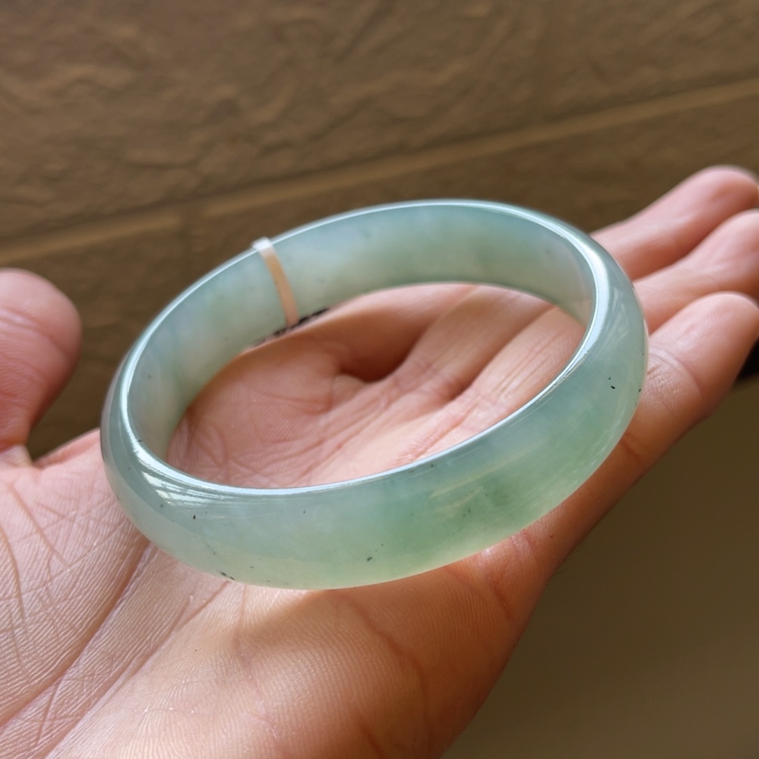 翡翠手镯未镶嵌58.9圈三天鉴赏期