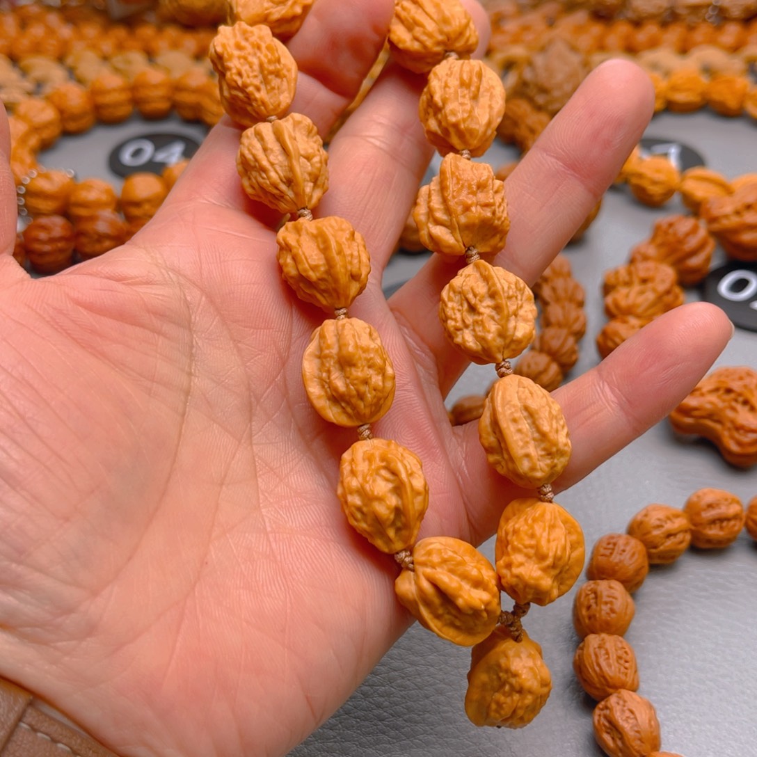 淞***冉吊坠文玩核桃核桃手串