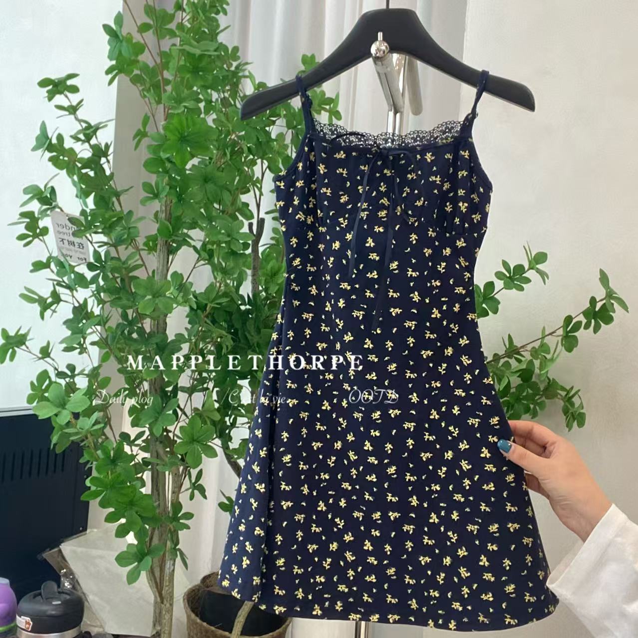 S1561法式碎花吊带连衣裙