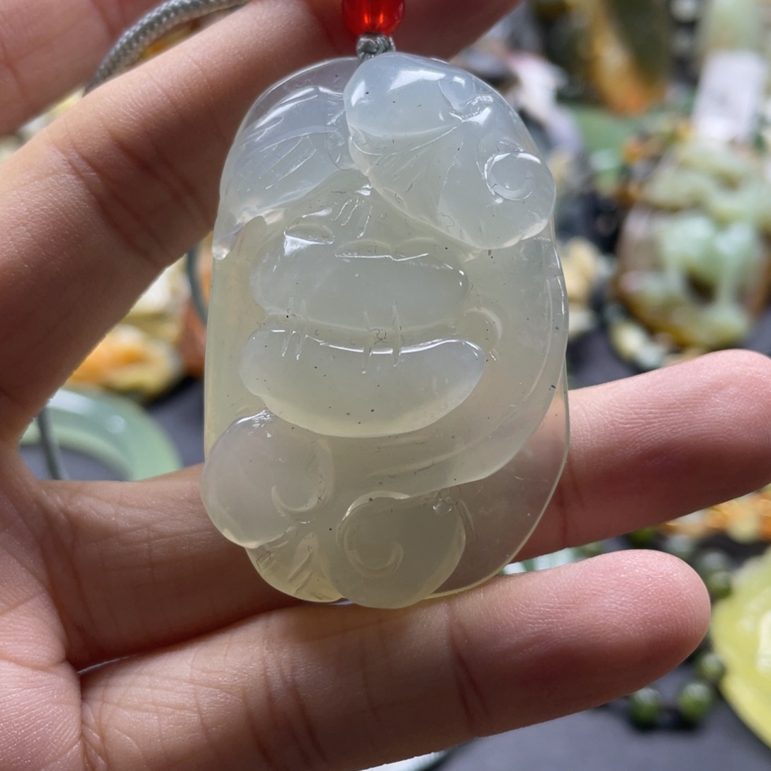 蛇纹石玉颈饰未镶嵌