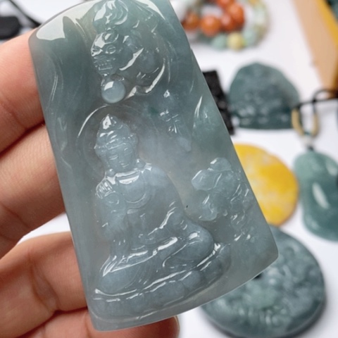 翡翠颈饰未镶嵌翡翠