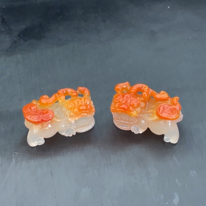 未镶嵌石英质玉（黄龙玉）挂件