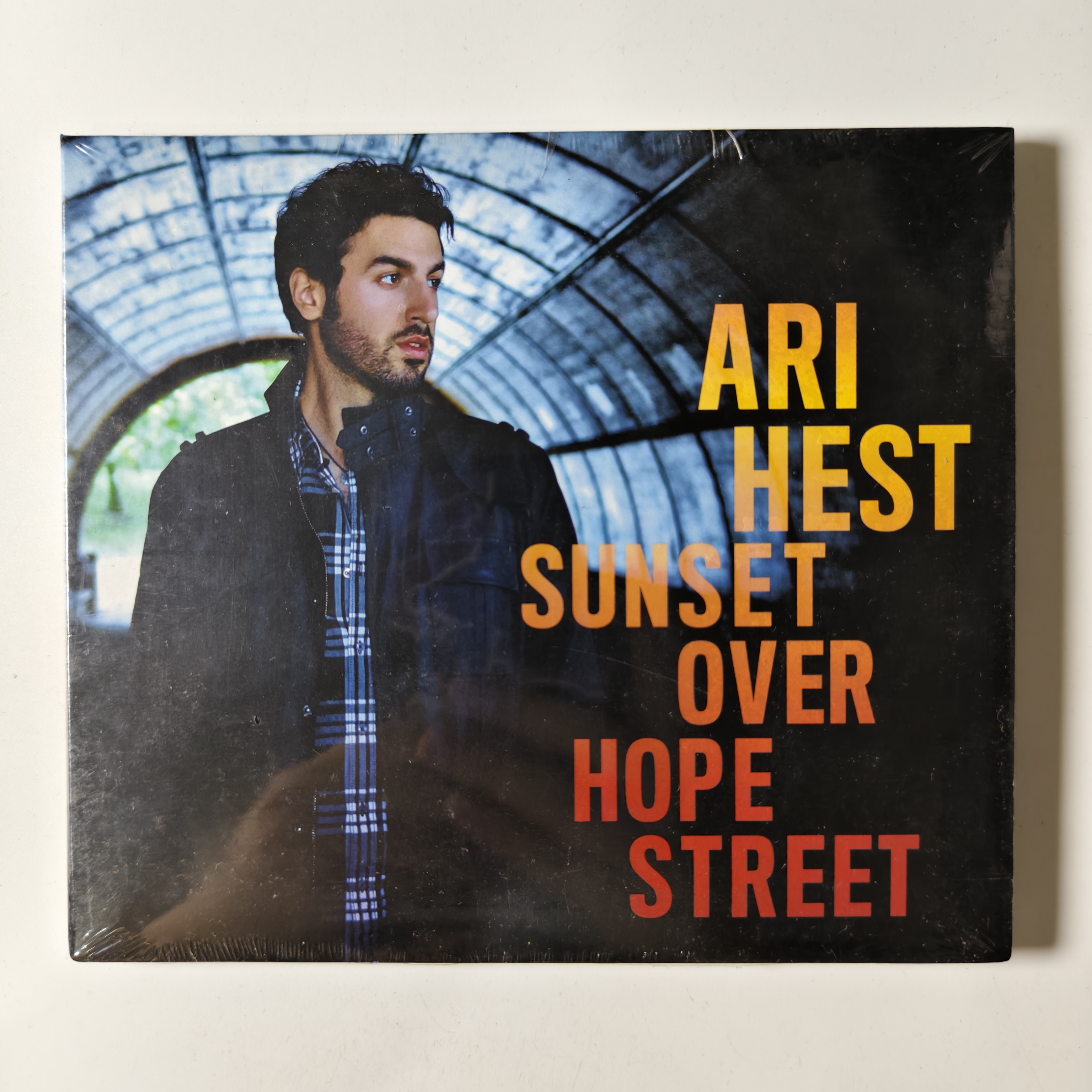 25【欧美版】未拆 Ari Hest Sunset Over Hope Street CD