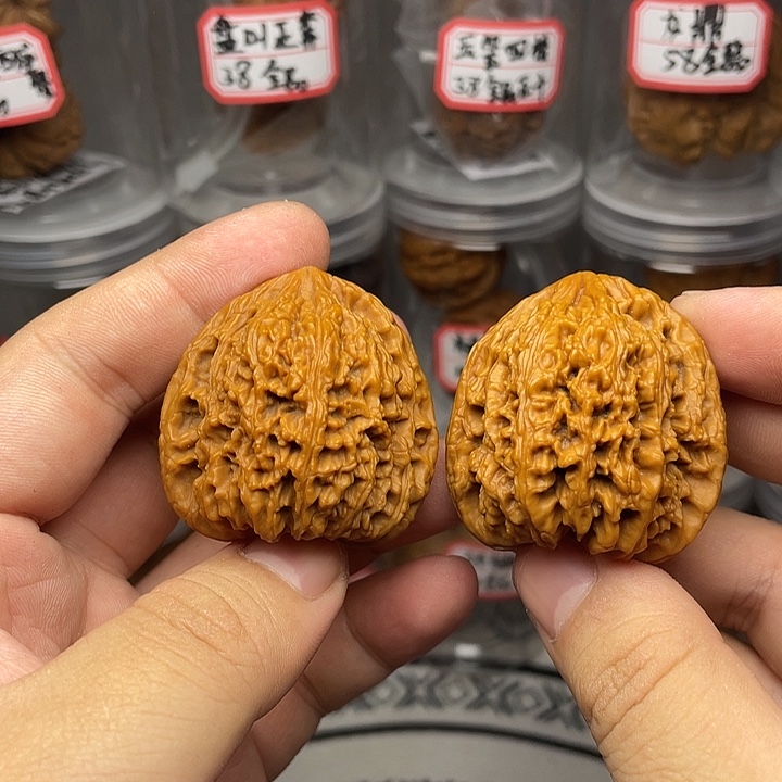 文玩核桃把件42全品三角疆