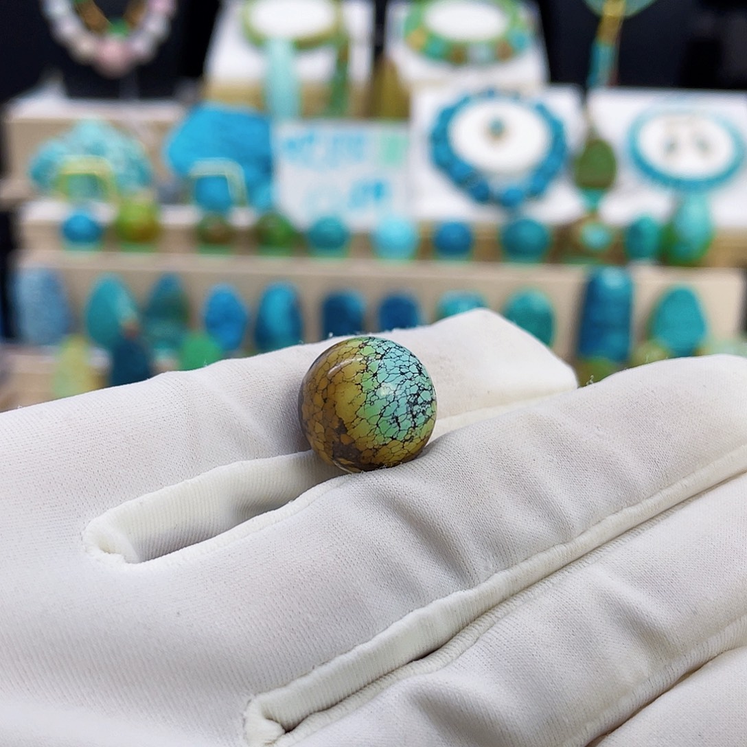 绿松石未镶嵌颈饰