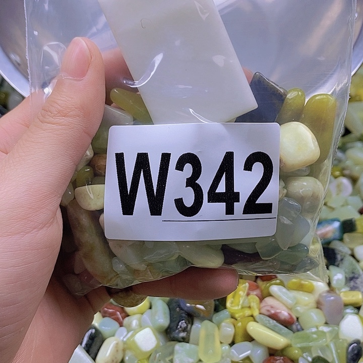 未镶嵌岫玉鱼缸石