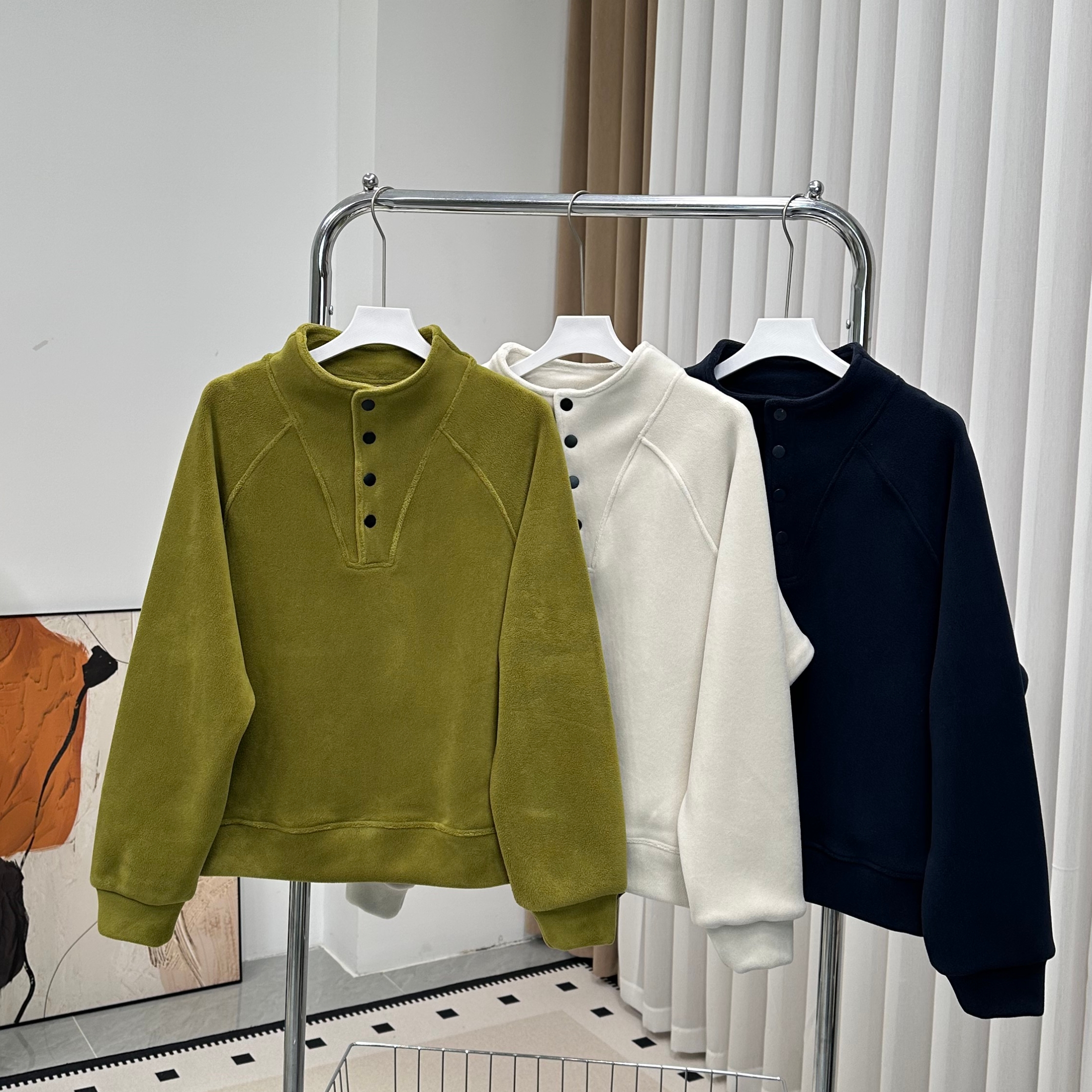 「加厚保暖 双面奥粒绒」设计感立领卫衣 冬季休闲百搭慵懒风T189