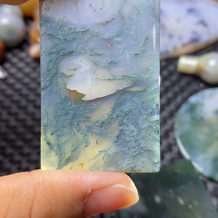 玛瑙/玉髓颈饰未镶嵌白***风