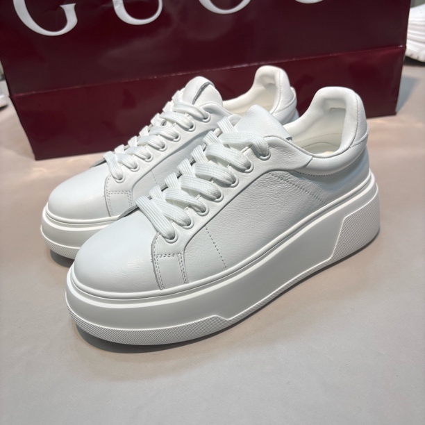 时尚休闲小白鞋单鞋春季学院风增高经典百搭系带运动鞋2025新款