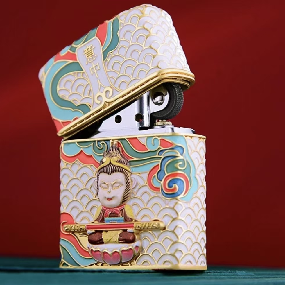 新款意中人珐琅彩盔甲至尊宝防风夜光打火机男士礼物