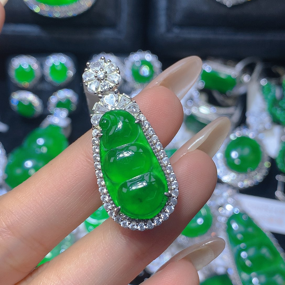 翡翠吊坠(不含链)银S925镶嵌翡翠