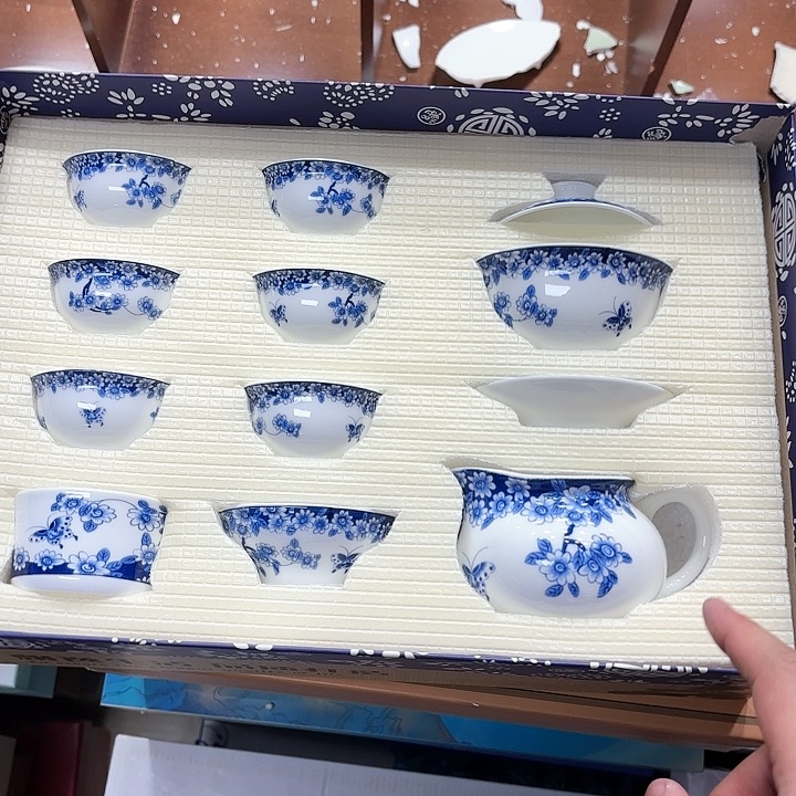 孤品茶具套装等等。     