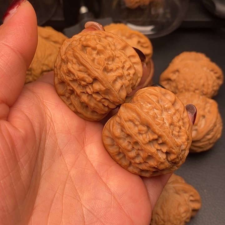【闪购商品】黑**点37尺三角白骨质硬