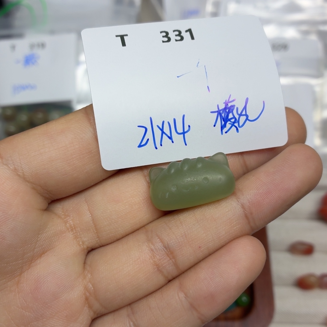 和田玉未镶嵌珠宝半成品T331