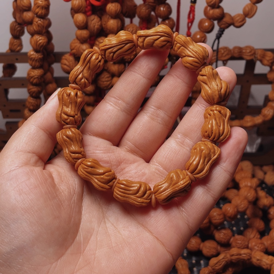 木质类龙纹桃枭手串