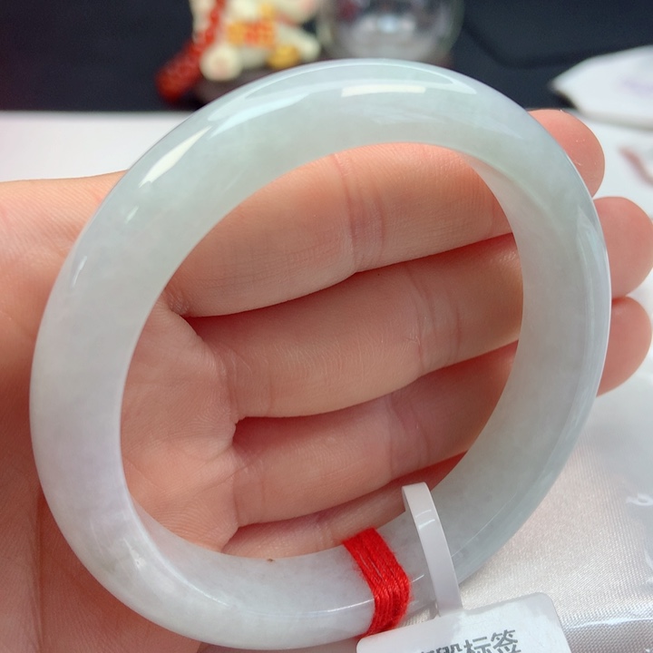 翡翠手镯未镶嵌57圈