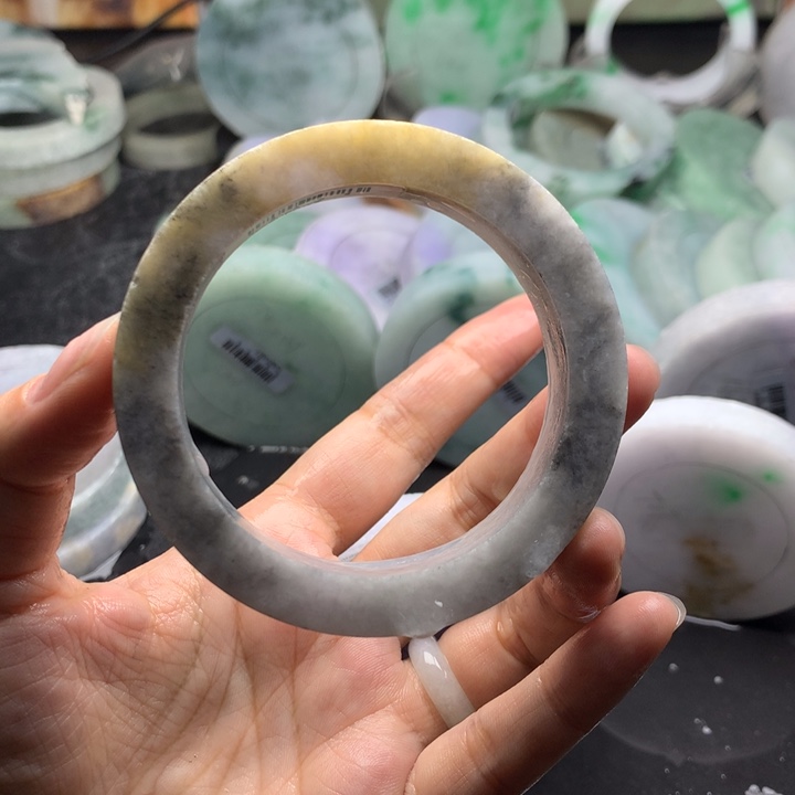 未镶嵌手镯定制翡翠