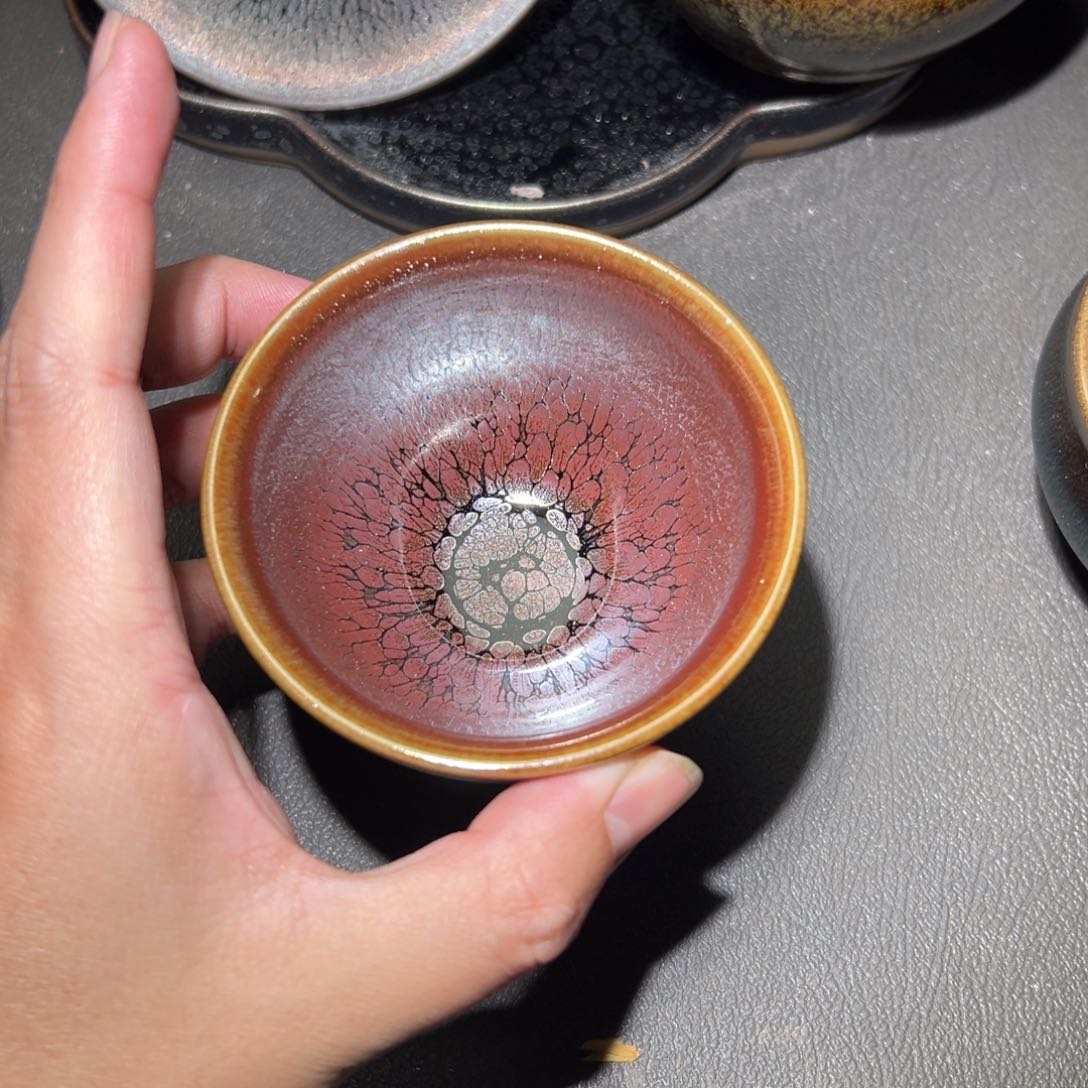 茶盏这个时候才开始发朋友圈子