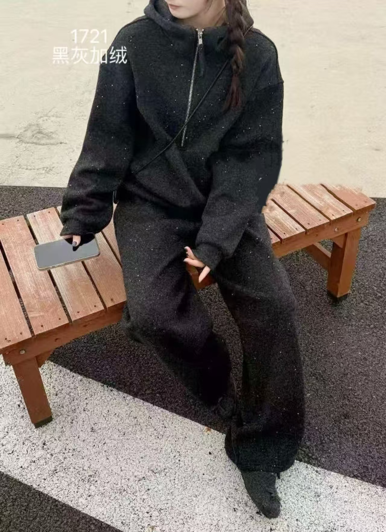 滨莉家【1721】时尚满天星撒银奶芙加绒套装