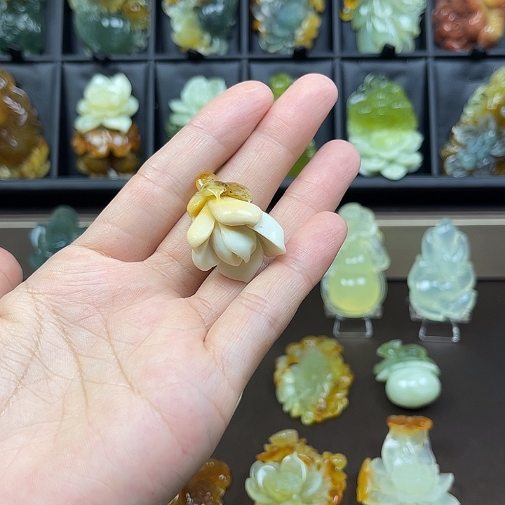 未镶嵌蛇纹石玉吊坠(不含链)
