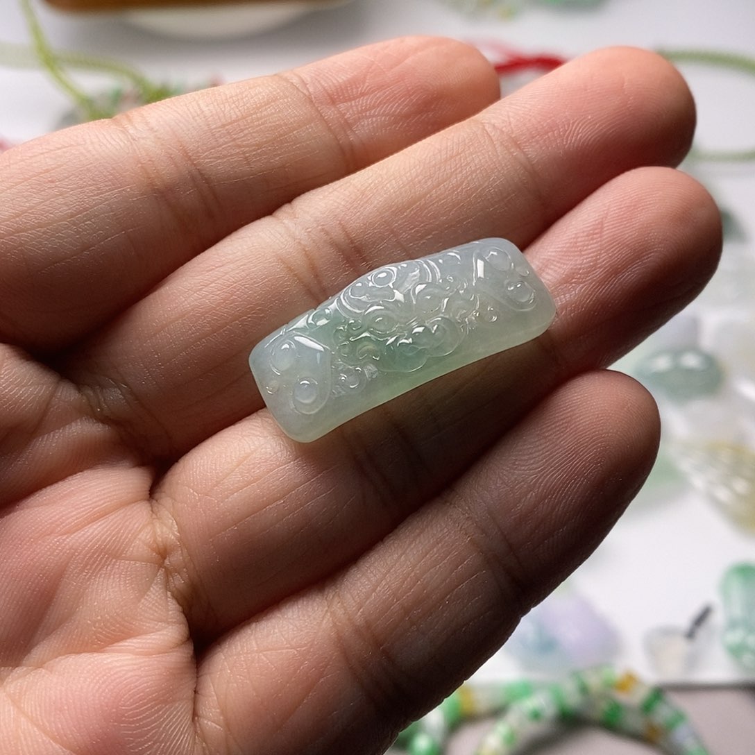 翡翠颈饰未镶嵌静*天然翡翠