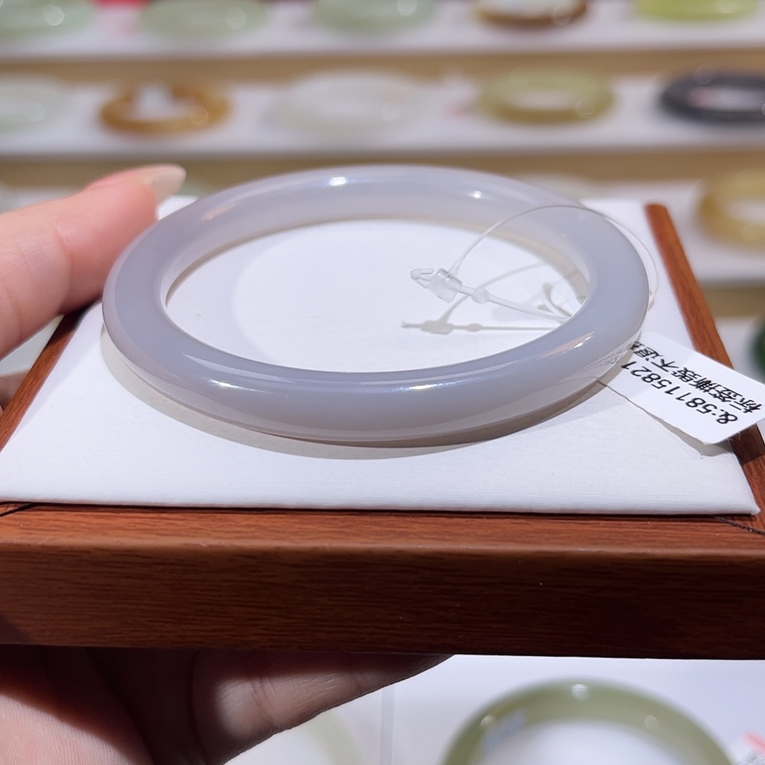 和田玉未镶嵌手镯渐变冰烟紫