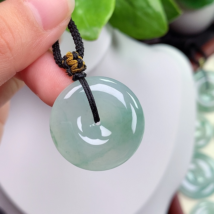 翡翠未镶嵌颈饰平安扣 26.7x5.6mm