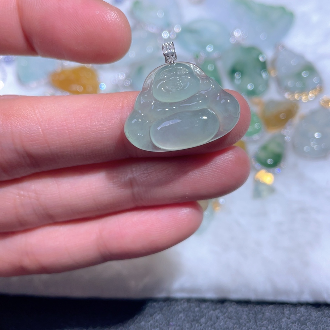 翡翠18K金镶嵌颈饰翡翠