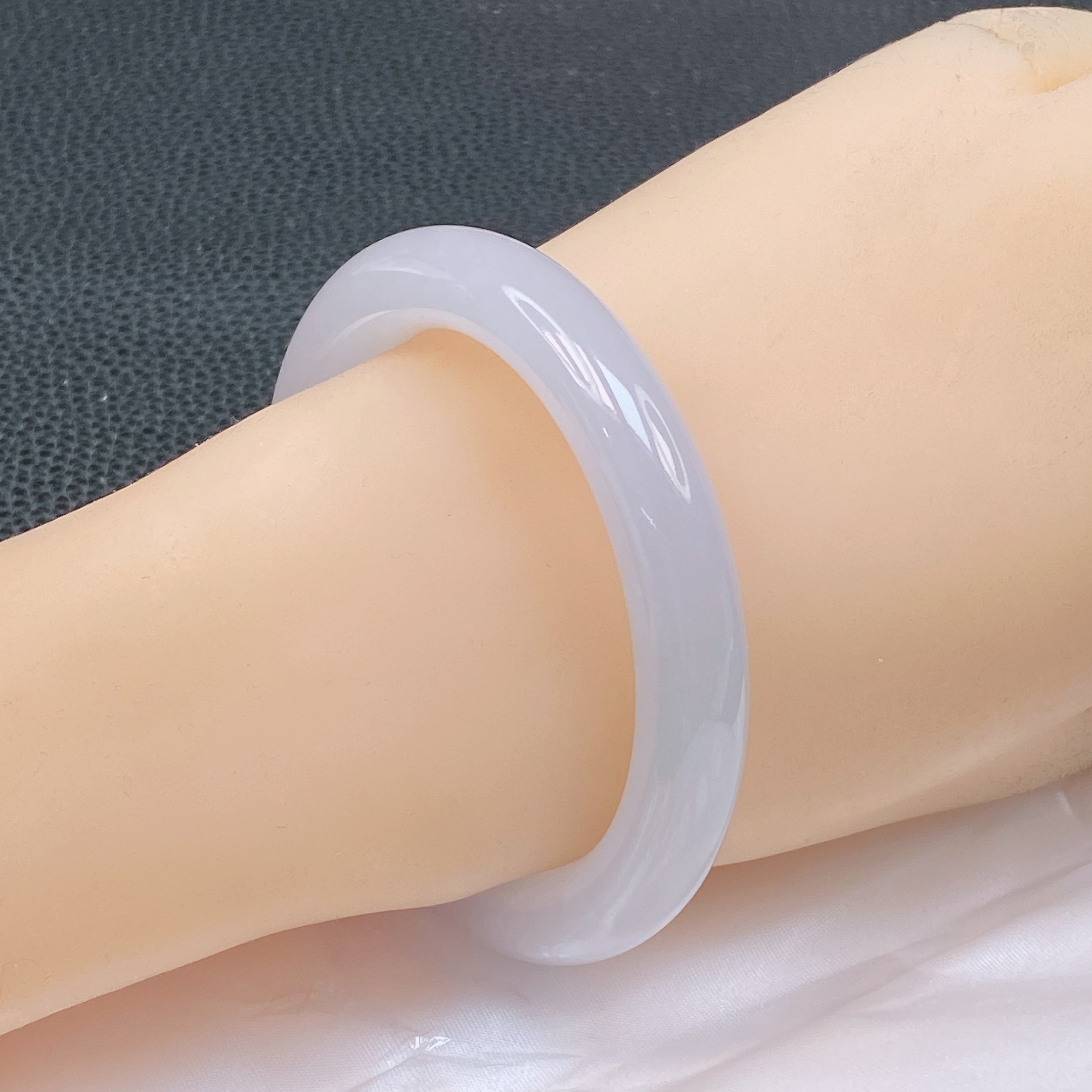 53圈口翡翠白月光胖圆条手镯时尚百搭少女妈妈款精美冰透玉镯子