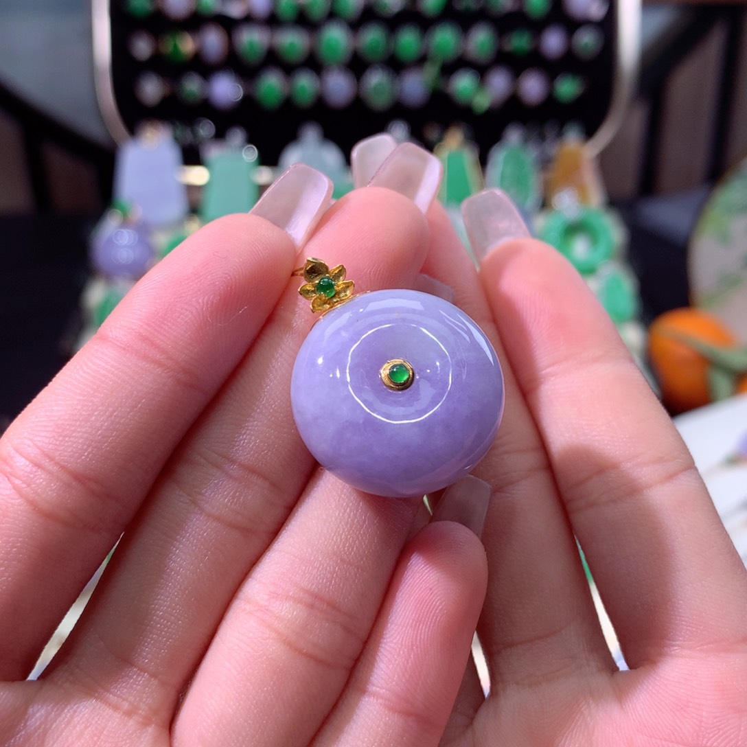 翡翠颈饰18K金镶嵌翡翠