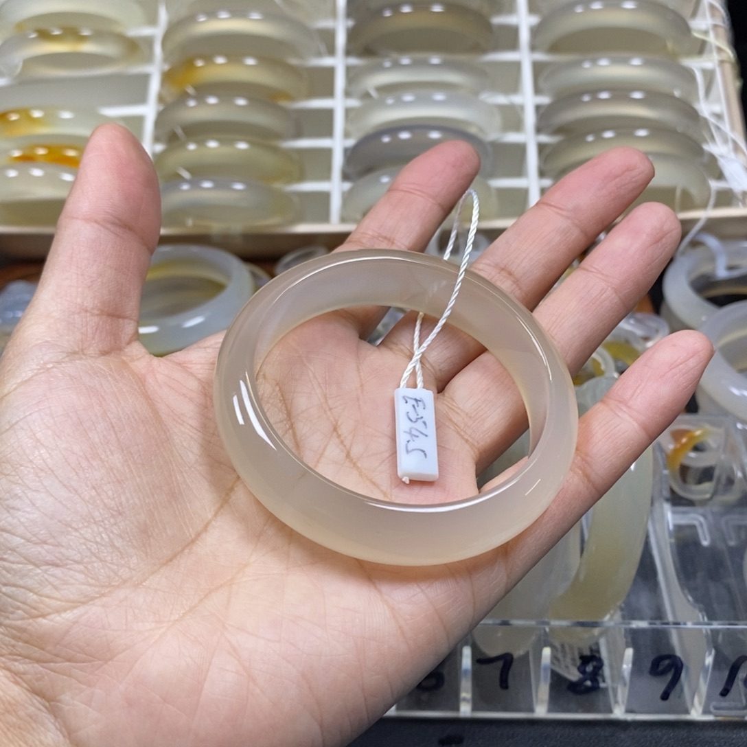 最***想玛瑙/玉髓未镶嵌手镯